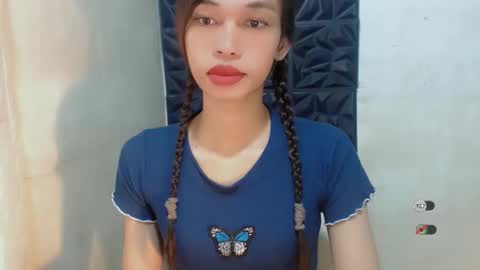 Snapshot of naughtysunshinepinay chatting on 10-26-25, 02:28 Celine online show from 10-26-25, 02:28