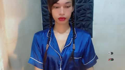 Snapshot of naughtysunshinepinay chatting on 10-29-25, 04:42 Celine online show from 10-29-25, 04:42