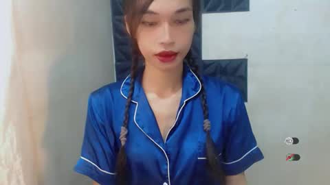 Snapshot of naughtysunshinepinay chatting on 11-02-25, 12:57 Celine online show from 11-02-25, 12:57