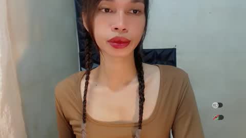 Snapshot of naughtysunshinepinay chatting on 11-12-25, 02:12 Celine online show from 11-12-25, 02:12