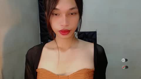Snapshot of naughtysunshinepinay chatting on 11-22-25, 07:29 Celine online show from 11-22-25, 07:29
