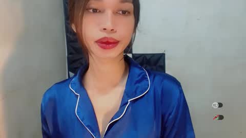 Snapshot of naughtysunshinepinay chatting on 11-23-25, 03:06 Celine online show from 11-23-25, 03:06