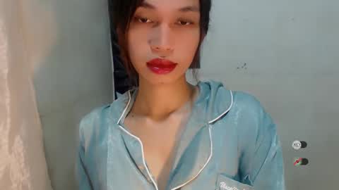 Snapshot of naughtysunshinepinay chatting on 11-26-25, 05:03 Celine online show from 11-26-25, 05:03