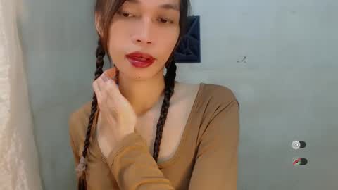 Snapshot of naughtysunshinepinay chatting on 11-27-25, 11:51 Celine online show from 11-27-25, 11:51