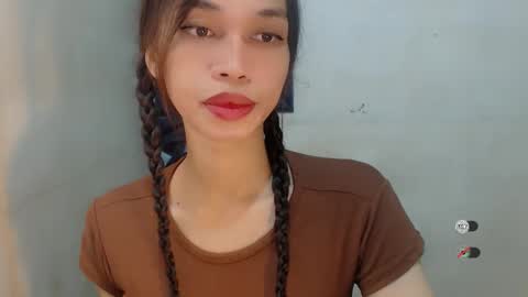 Snapshot of naughtysunshinepinay chatting on 11-29-25, 12:24 Celine online show from 11-29-25, 12:24