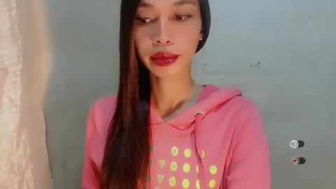 Snapshot of naughtysunshinepinay chatting on 12-05-25, 05:42 Celine online show from 12-05-25, 05:42