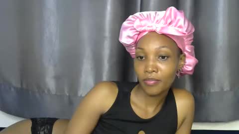 Snapshot of naughtyy4u chatting on 05-13-26, 08:38 naughtyy4u online show from 05-13-26, 08:38