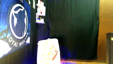 Loy online show from 10-22-25, 05:56