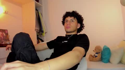 Natan online show from 11-25-25, 04:34