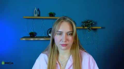 naya_dream online show from 12-17-25, 09:37