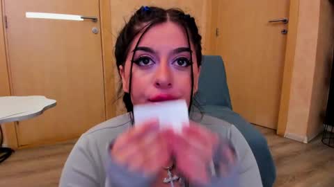 Eliza online show from 04-07-26, 05:08