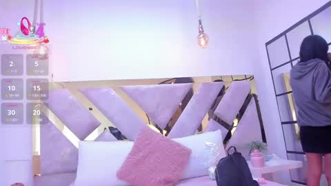 Snapshot of nayara_macherano chatting on 03-09-25, 03:43 nayara_macherano online show from 03-09-25, 03:43