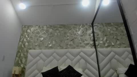 Snapshot of nayara_macherano chatting on 10-31-25, 11:22 nayara_macherano online show from 10-31-25, 11:22