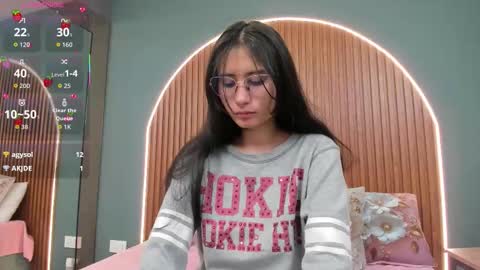 Naye  online show from 10-22-25, 03:40