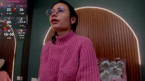 Naye  online show from 11-19-25, 03:39