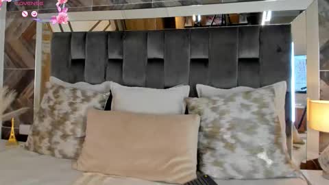    online show from 11-10-25, 11:42