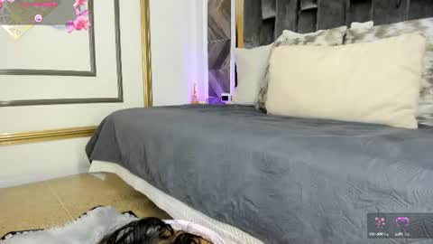 Snapshot of naylagrey chatting on 06-22-26, 11:29 online show from 06-22-26, 11:29