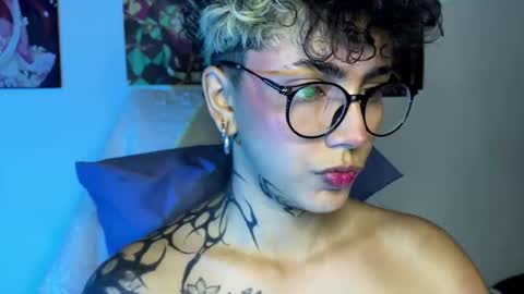 Snapshot of nazzz10 chatting on 12-03-25, 01:24 nazzz10 online show from 12-03-25, 01:24