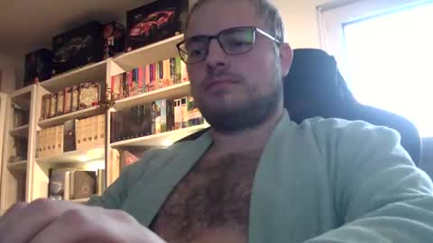 Snapshot of ndboy94 chatting on 12-01-25, 11:37 ndboy94 online show from 12-01-25, 11:37