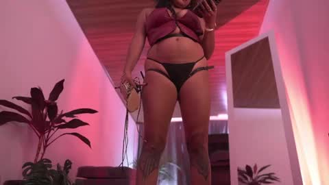 Snapshot of ne_fertari chatting on 06-05-26, 02:56 Nefertari online show from 06-05-26, 02:56