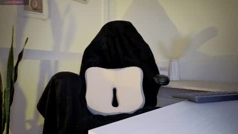 Hellen online show from 06-23-26, 09:57
