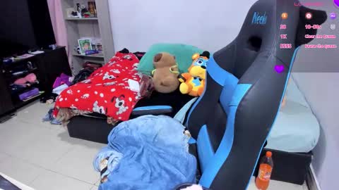 Geek Nicole    im Neeko UwU online show from 11-12-25, 04:51