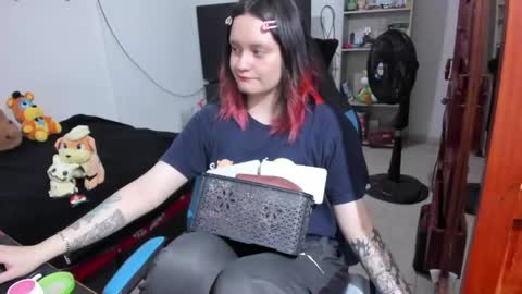 Geek Nicole    im Neeko UwU online show from 04-19-26, 12:26