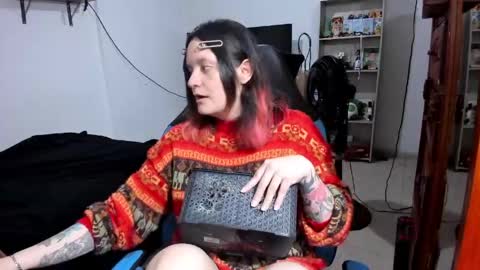 Geek Nicole    im Neeko UwU online show from 05-17-26, 04:36