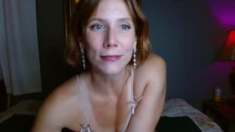 Snapshot of neemcream chatting on 05-06-26, 11:32 JenniferJen online show from 05-06-26, 11:32
