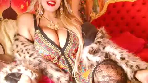 nefertari8 online show from 06-11-26, 03:15