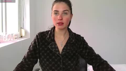 Neferutt online show from 03-05-26, 11:06