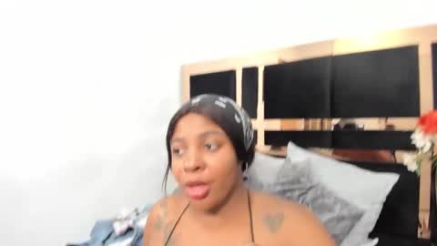 nefferetcharlotte online show from 12-19-25, 09:55