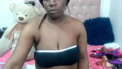 Snapshot of negrabig_38 chatting on 05-10-26, 03:44 negrabig 38 online show from 05-10-26, 03:44