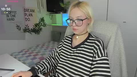 Snapshot of neko_sora chatting on 05-09-26, 08:47 Kate online show from 05-09-26, 08:47