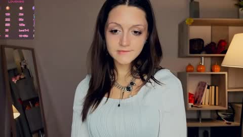 Vicky and Beatrice online show from 04-10-26, 07:18