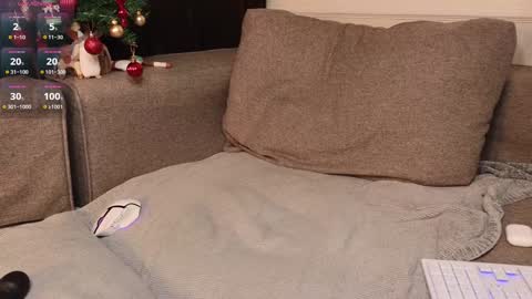 Snapshot of neli_elinek chatting on 12-25-24, 10:27 Neli online show from 12-25-24, 10:27