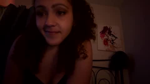 Snapshot of nellbee chatting on 11-02-25, 03:42 Nell xo online show from 11-02-25, 03:42