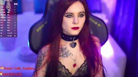 Snapshot of nelle_ chatting on 09-18-25, 07:05    online show from 09-18-25, 07:05