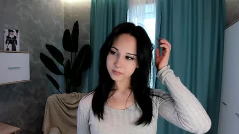 Snapshot of nelliefoster chatting on 05-26-26, 01:40 Alisa online show from 05-26-26, 01:40