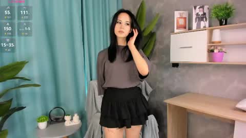 Snapshot of nelliefoster chatting on 06-22-26, 12:35 Alisa online show from 06-22-26, 12:35