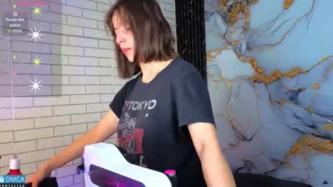 Salome Nena cupcake online show from 12-23-25, 11:08