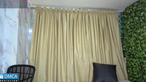 Salome Nena cupcake online show from 03-25-26, 11:05