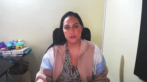 Snapshot of neny445 chatting on 01-21-25, 01:00 kelly lopez online show from 01-21-25, 01:00