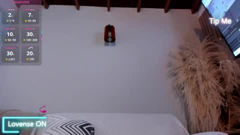 Snapshot of neo_dimou chatting on 10-21-25, 11:11 Jordan online show from 10-21-25, 11:11