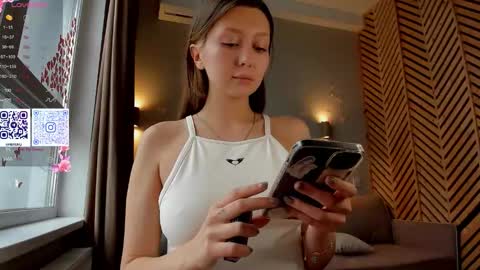 Nessa online show from 09-25-25, 11:03