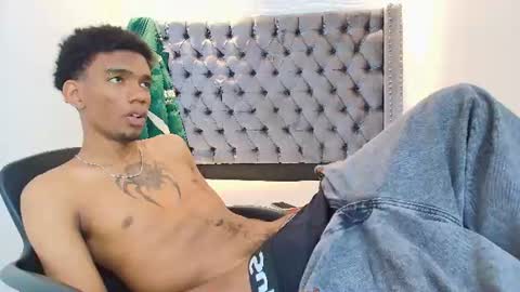 Snapshot of nero_reyd chatting on 06-22-26, 07:22 Nero online show from 06-22-26, 07:22