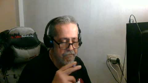 Snapshot of neron401 chatting on 05-10-26, 02:06 neron401 online show from 05-10-26, 02:06