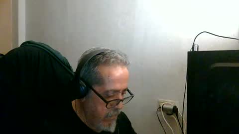 Snapshot of neron401 chatting on 05-18-26, 04:07 neron401 online show from 05-18-26, 04:07