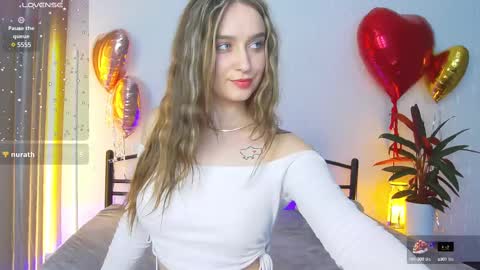 Snapshot of nestygrey chatting on 02-15-25, 06:12 Nesty online show from 02-15-25, 06:12
