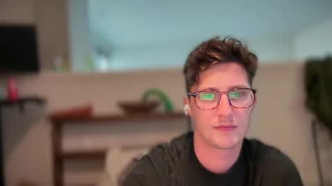 Snapshot of netflixhumanicorn chatting on 12-28-24, 05:03 RyRy online show from 12-28-24, 05:03